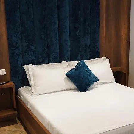 Marina Oda ve Kahvaltı Dıraç