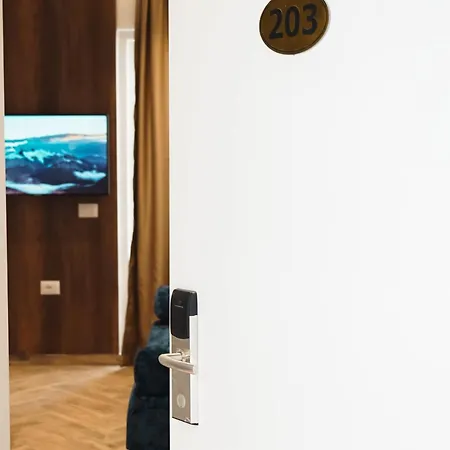 Oda ve Kahvaltı Marina Dıraç