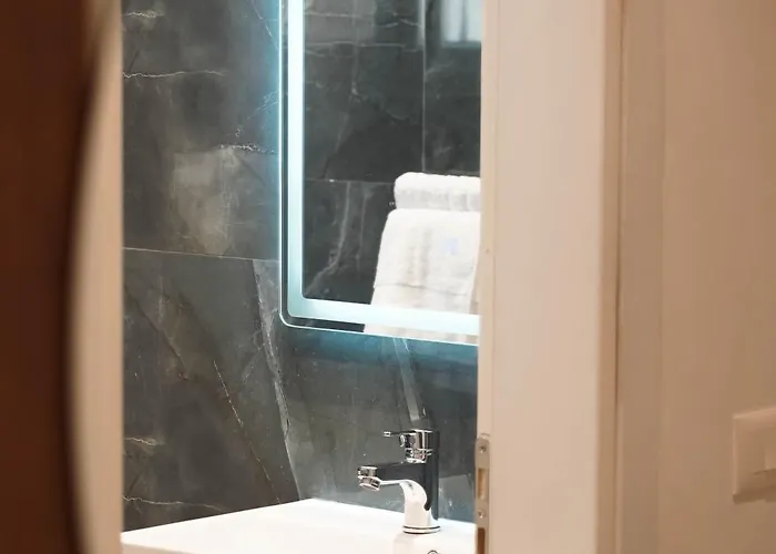 Marina Bed & Breakfast 3*